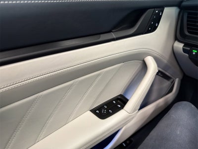 2025 Porsche 911 4 GTS