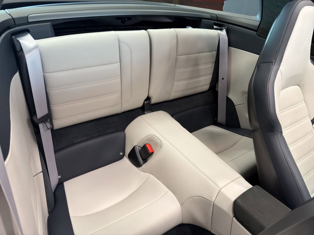 2025 Porsche 911 4 GTS