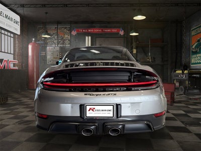 2025 Porsche 911 4 GTS