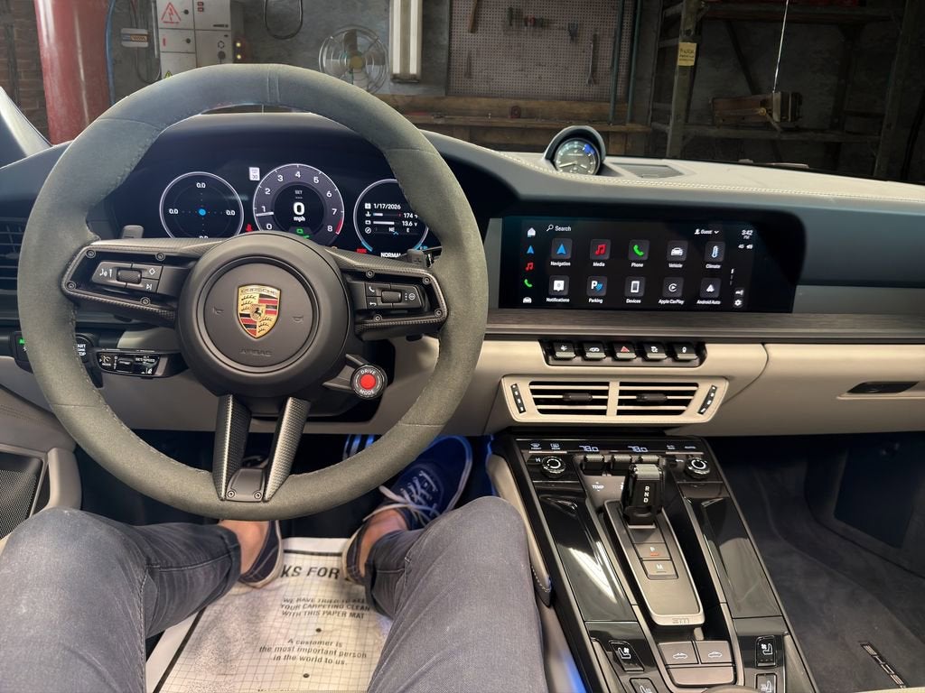 2025 Porsche 911 4 GTS