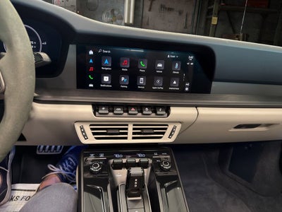 2025 Porsche 911 4 GTS