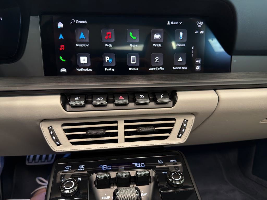 2025 Porsche 911 4 GTS