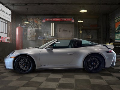 2025 Porsche 911 4 GTS