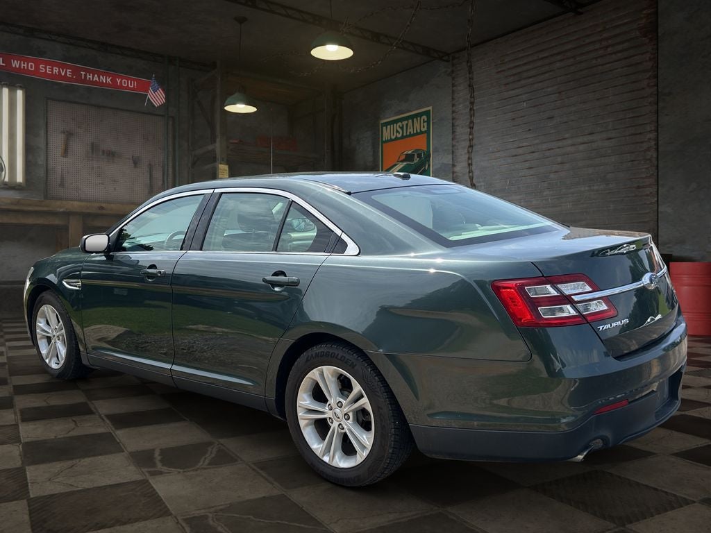 2016 Ford Taurus SE