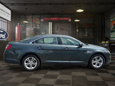 2016 Ford Taurus SE