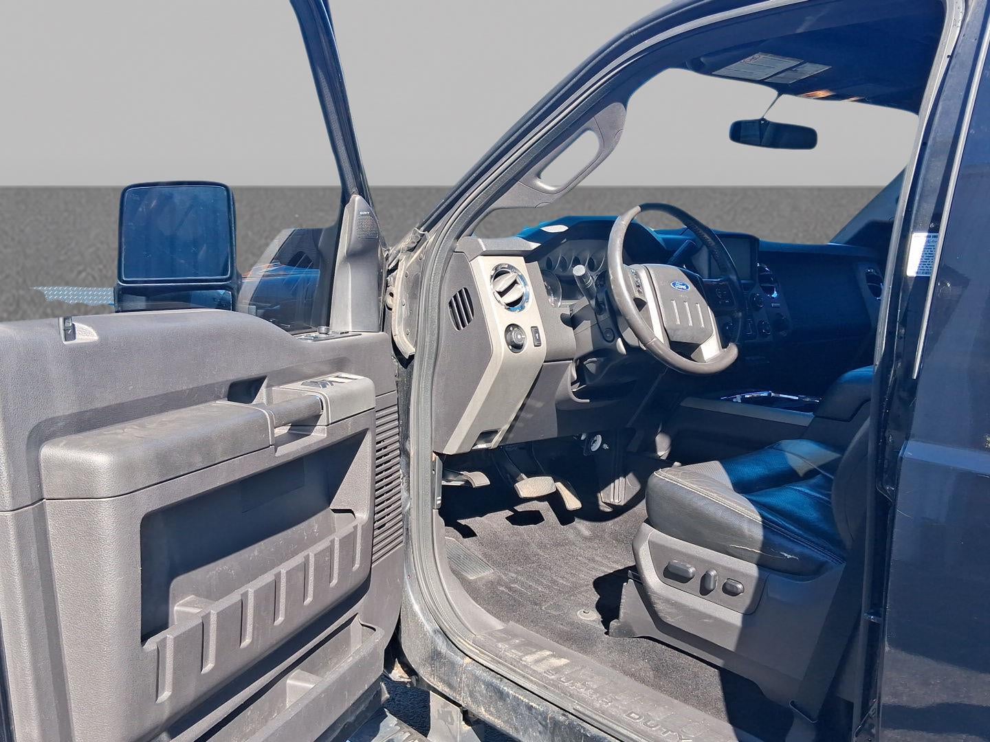 2016 Ford Super Duty F-350 DRW Lariat
