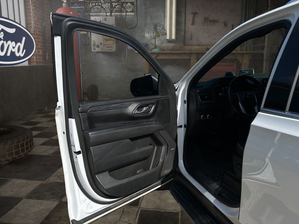 2022 GMC Yukon XL SLT