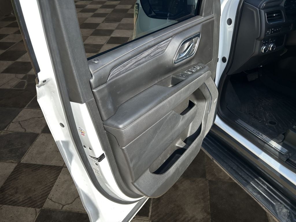 2022 GMC Yukon XL SLT