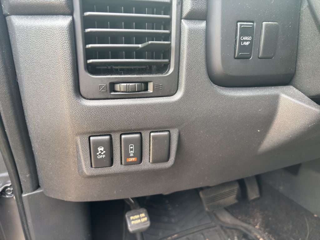 2015 Nissan Titan SV