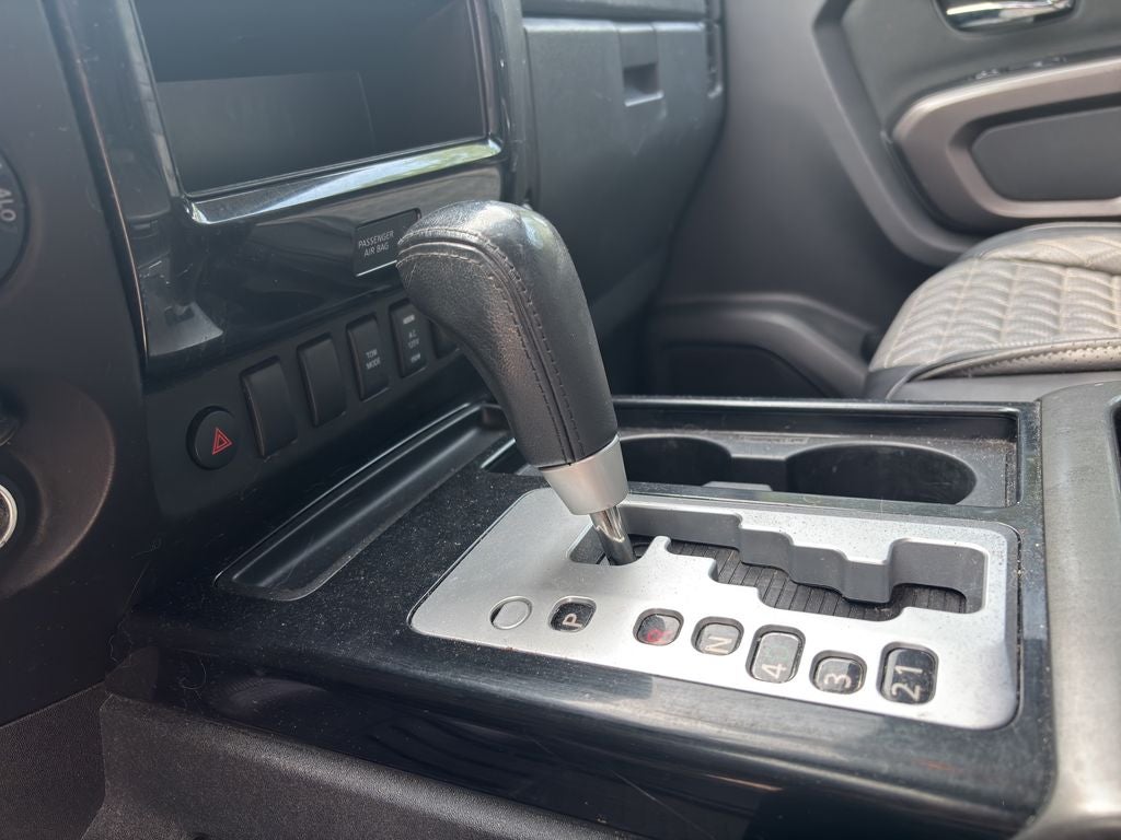 2015 Nissan Titan SV