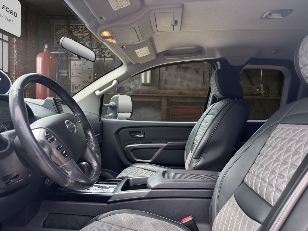 2015 Nissan Titan SV