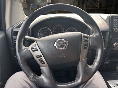 2015 Nissan Titan SV