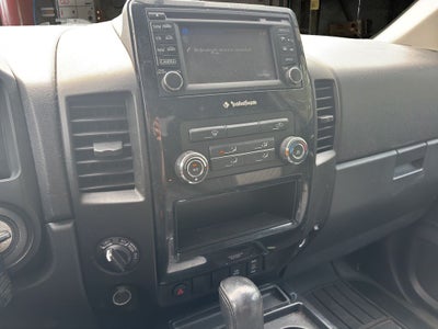 2015 Nissan Titan SV