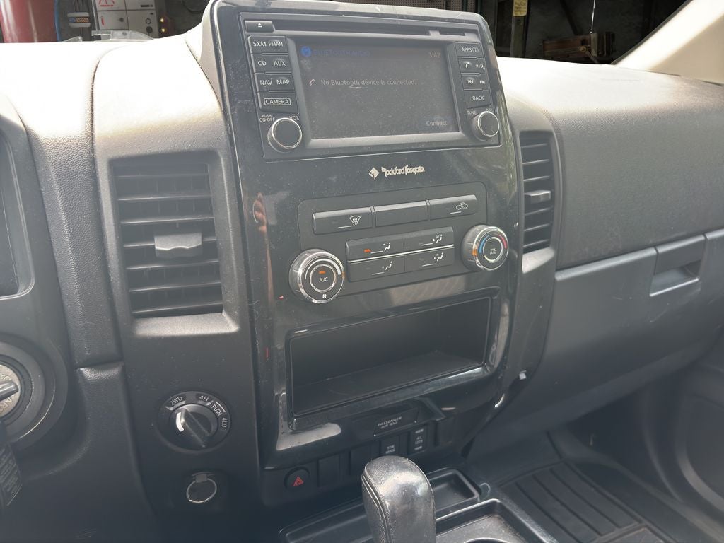 2015 Nissan Titan SV