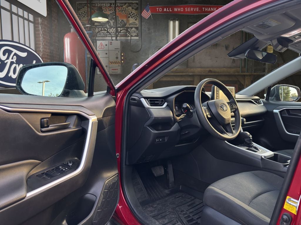 2022 Toyota RAV4 LE