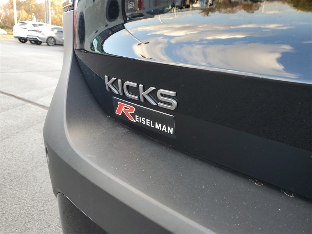 2025 Nissan Kicks SV