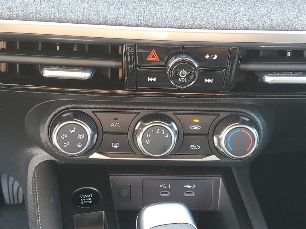 2025 Nissan Kicks SV