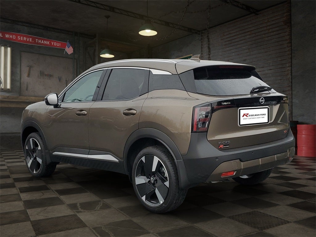 2025 Nissan Kicks SR