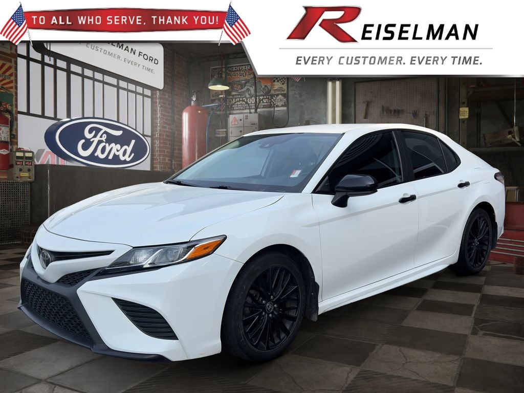 2020 Toyota Camry SE