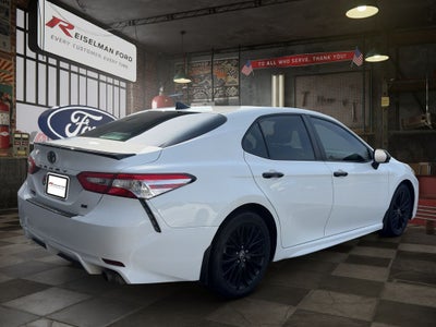 2020 Toyota Camry SE