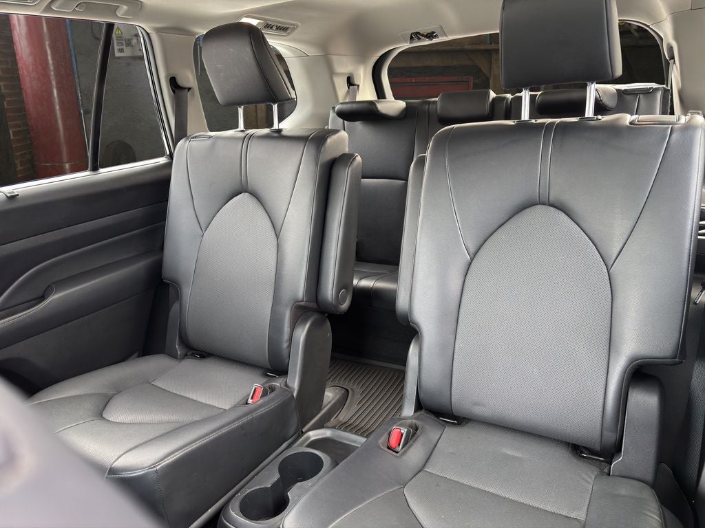 2022 Toyota Sienna Woodland Edition