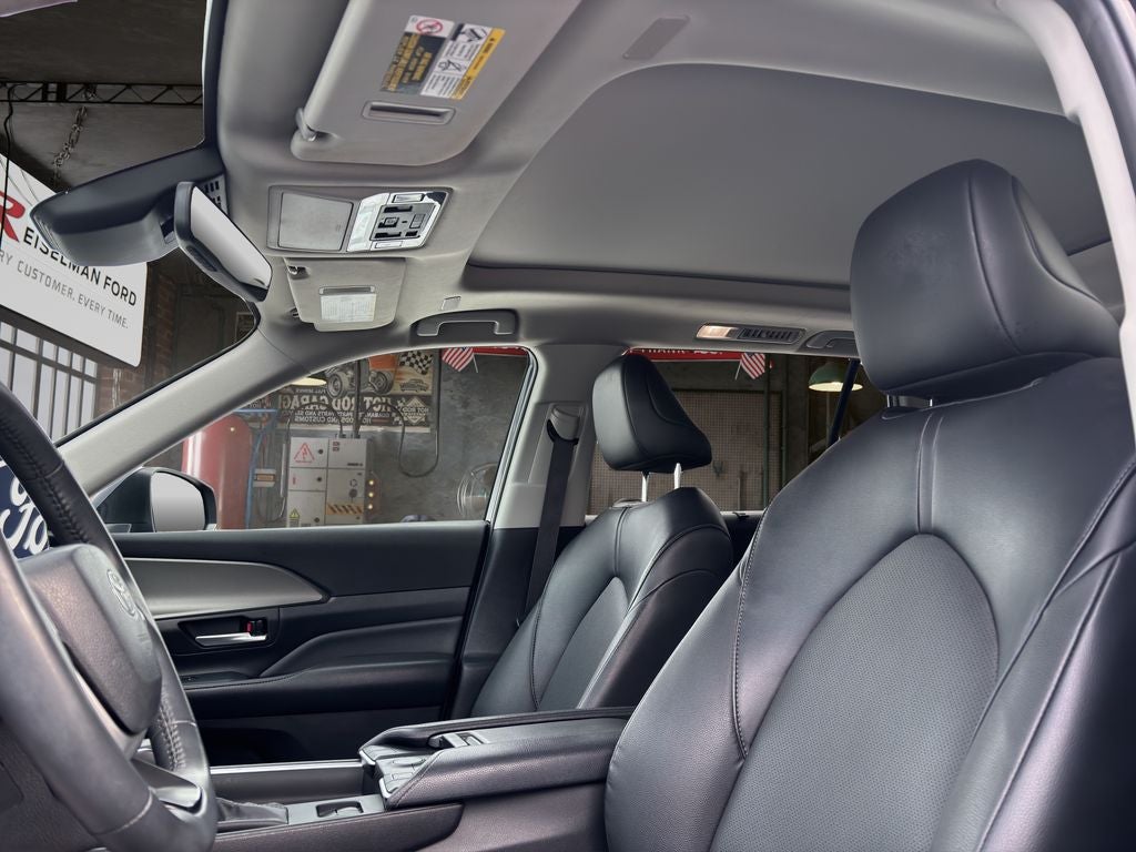 2022 Toyota Sienna Woodland Edition
