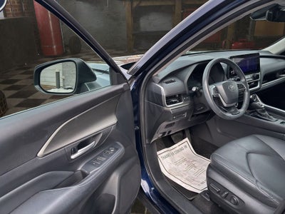 2022 Toyota Sienna Woodland Edition
