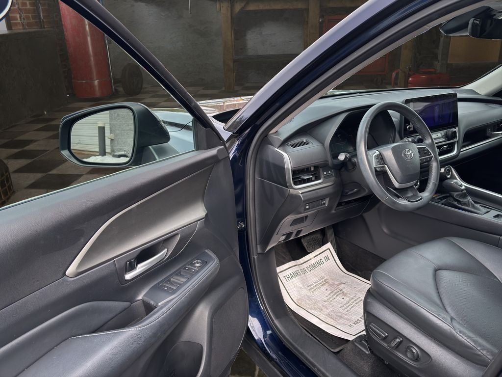 2022 Toyota Sienna Woodland Edition