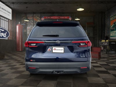2022 Toyota Sienna Woodland Edition