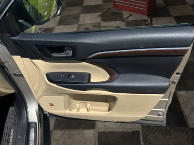 2015 Toyota Highlander Limited Platinum V6