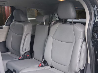 2023 Toyota Sienna XLE 8 Passenger