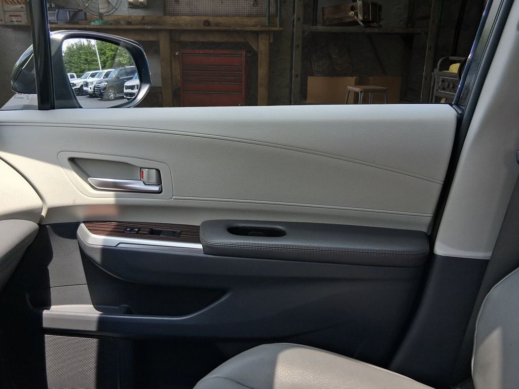 2023 Toyota Sienna XLE 8 Passenger