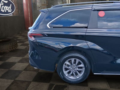 2023 Toyota Sienna XLE 8 Passenger