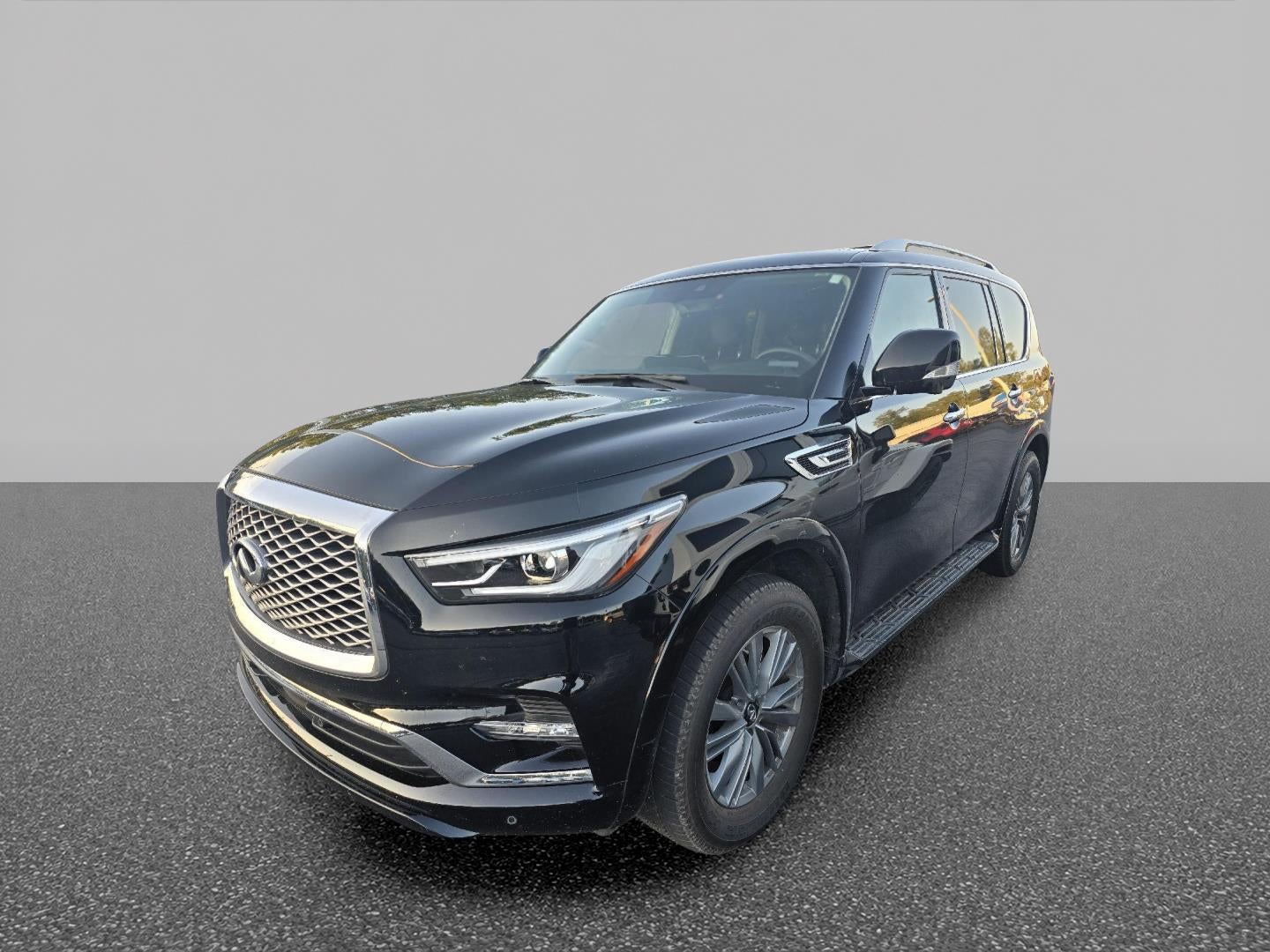 2023 INFINITI QX80 LUXE