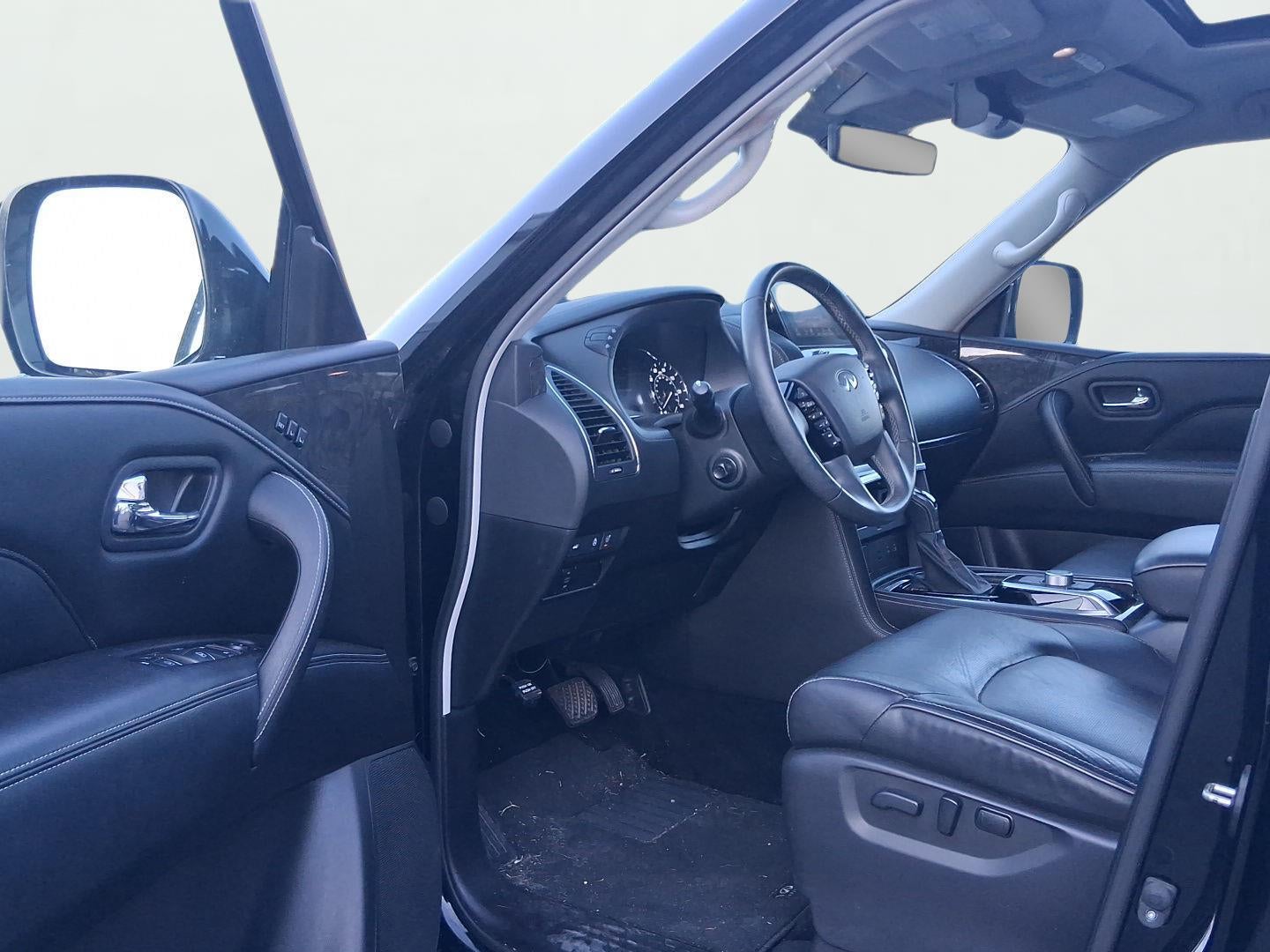 2023 INFINITI QX80 LUXE
