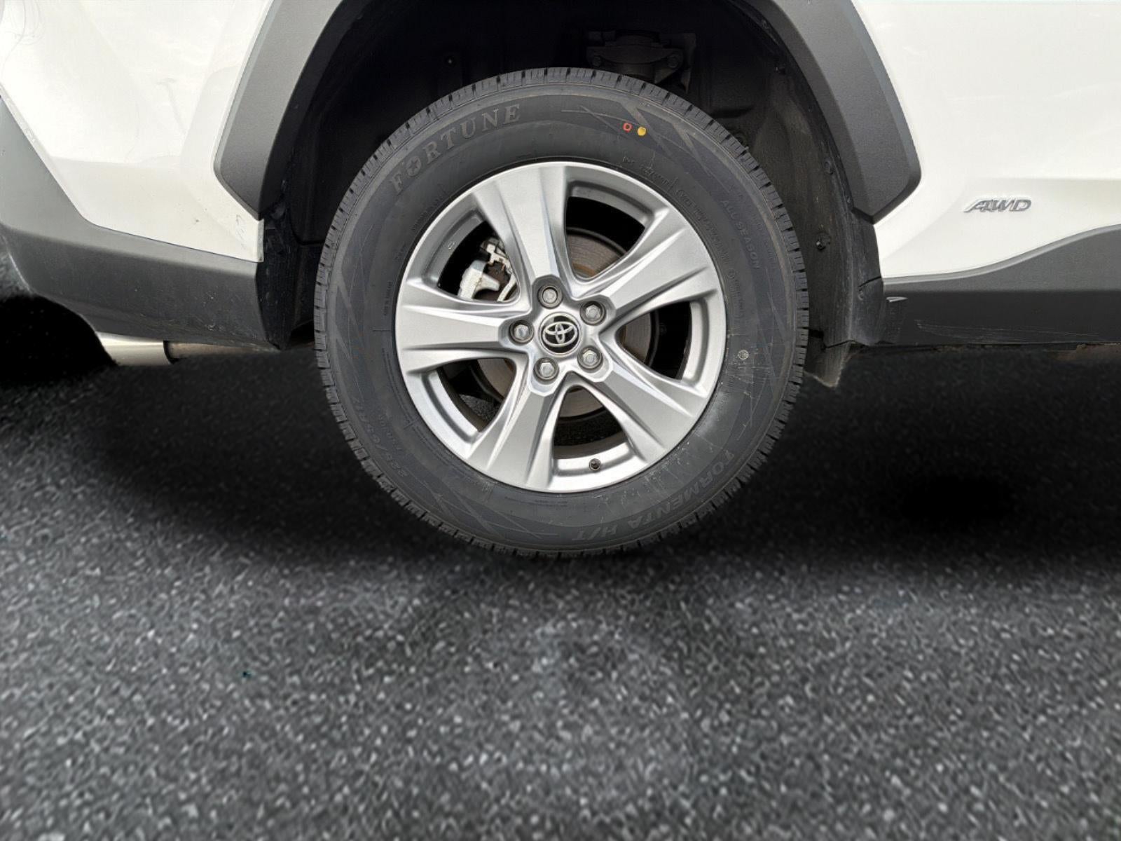 2025 Toyota Rav4 Hybrid LE