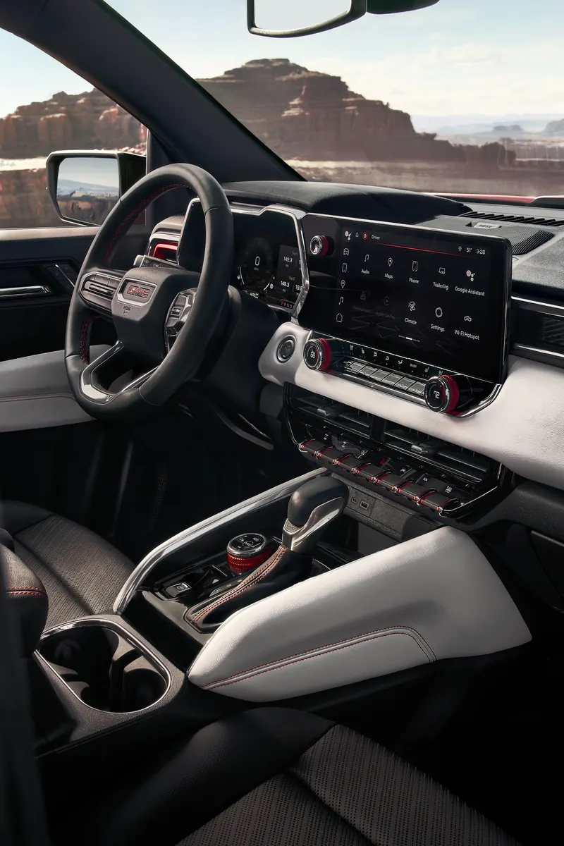 2026 GMC Canyon infotainment system at Reiselman GMC in Springfield TN